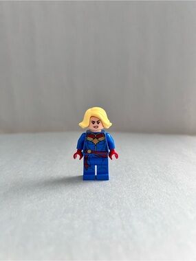 LEGO Marvel Super Heroes Captain Marvel Minifigure